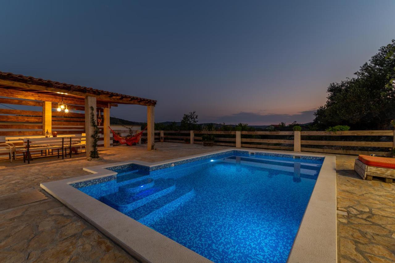 Eden Mediterranean House Vrsine Exterior photo