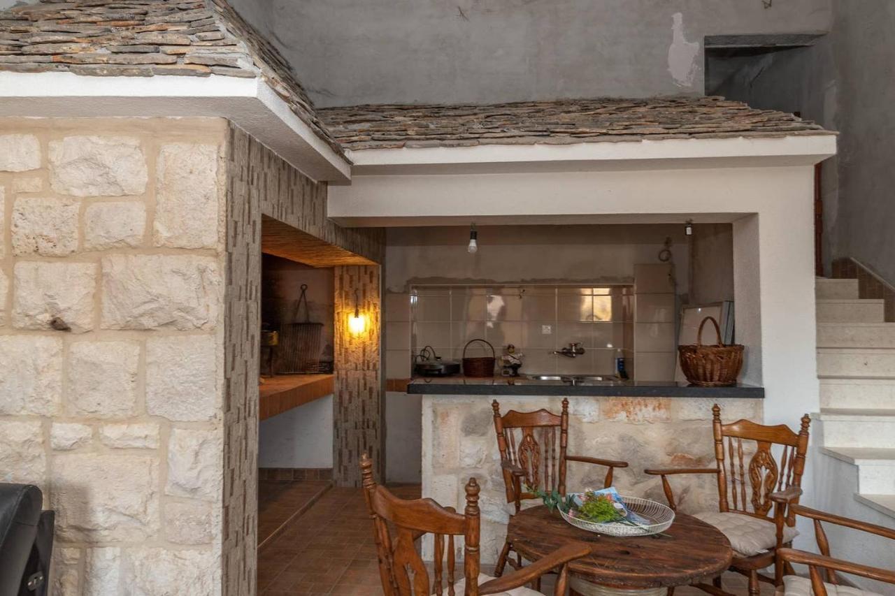 Eden Mediterranean House Vrsine Exterior photo