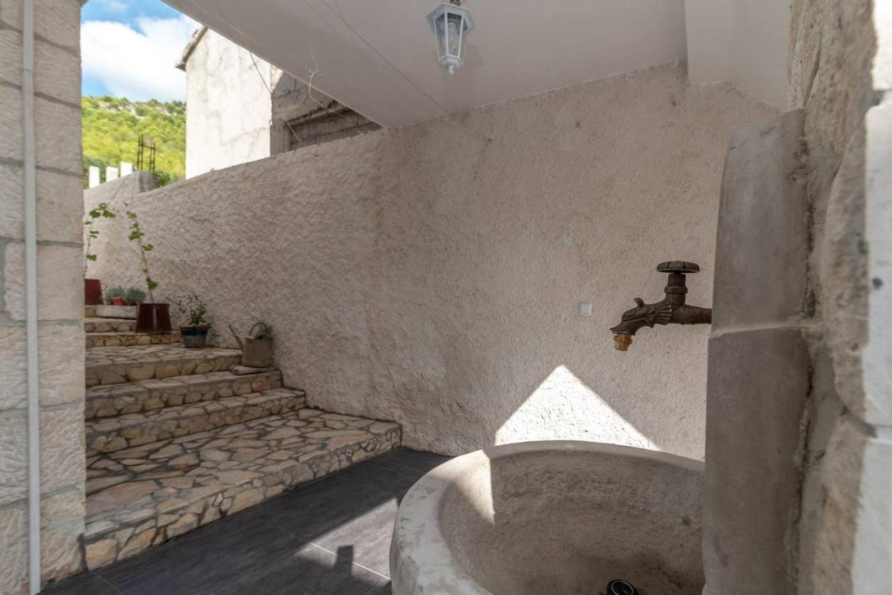 Eden Mediterranean House Vrsine Exterior photo